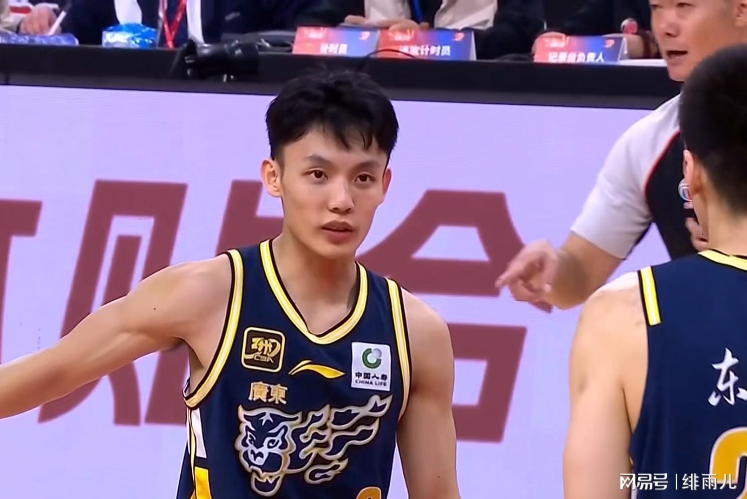 还能打！广东队被曝将留下男篮顶级内线，力保杜锋冲击总冠军！